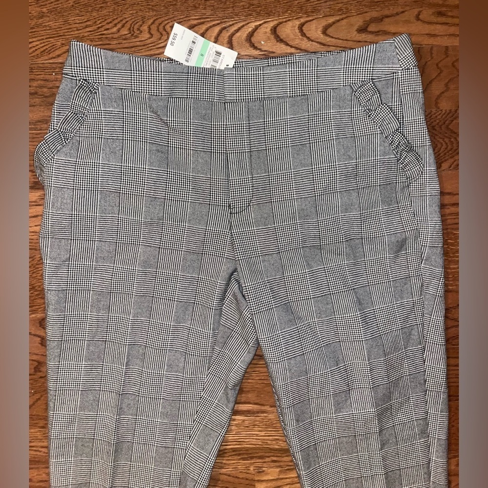 NWT!! Maison Jules Women's Plaid Capri Pants Gray Size 8 - Picture 6 of 15